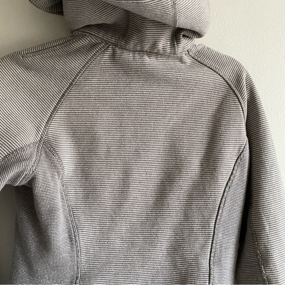 LULULEMON Scuba Hoodie* Microstripe Sidewalk / Silver Size 4-6 - Picture 8 of 10